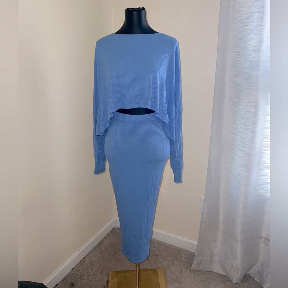 Two-piece ribbed top and pencil skirt